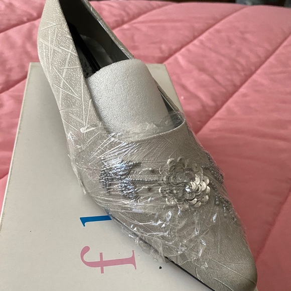 Floral Collection Women’s Evening Shoe - Picture 5 of 9